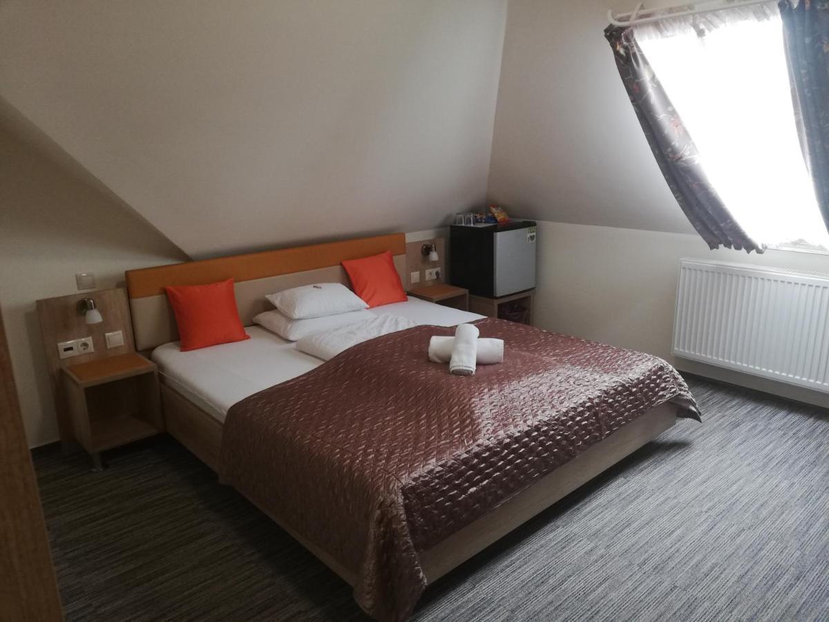 Hotel Dolce Vita Балатонкенесе Екстериор снимка
