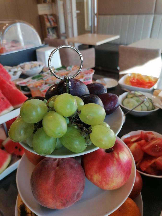 Hotel Dolce Vita Балатонкенесе Екстериор снимка