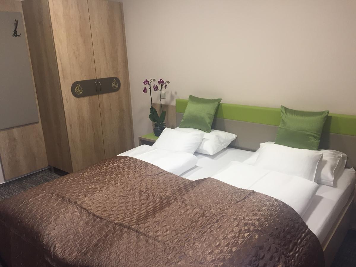 Hotel Dolce Vita Балатонкенесе Екстериор снимка