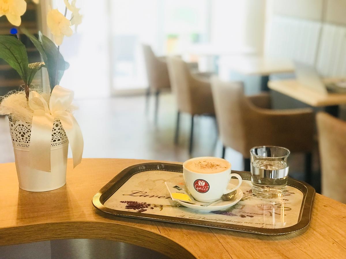 Hotel Dolce Vita Балатонкенесе Екстериор снимка