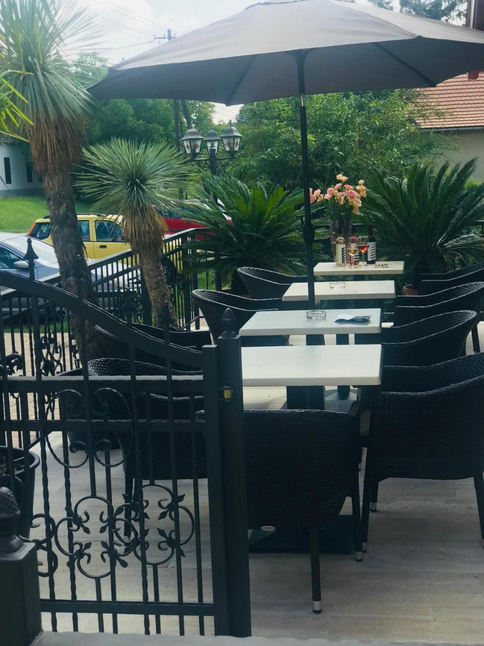Hotel Dolce Vita Балатонкенесе Екстериор снимка