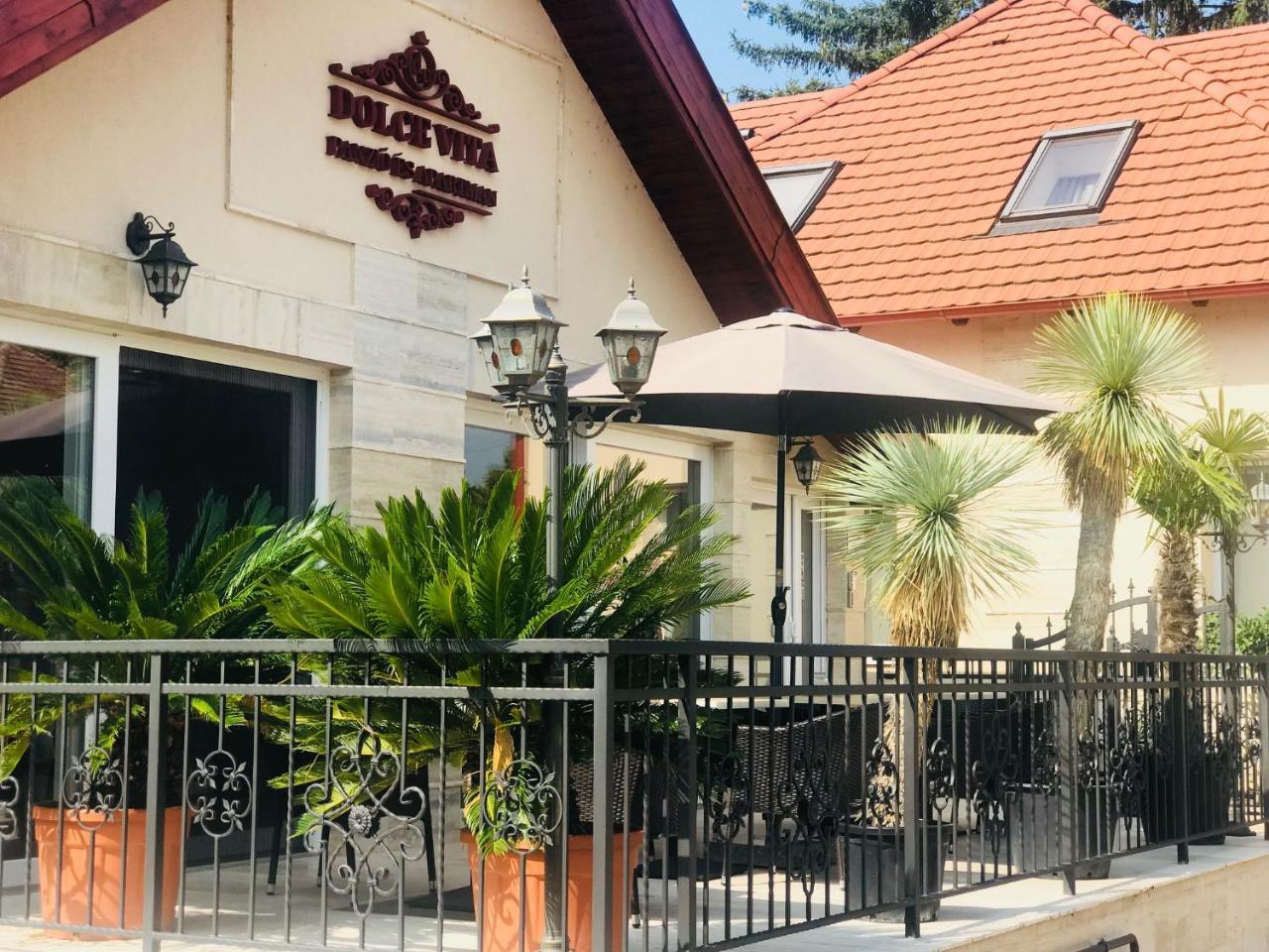 Hotel Dolce Vita Балатонкенесе Екстериор снимка